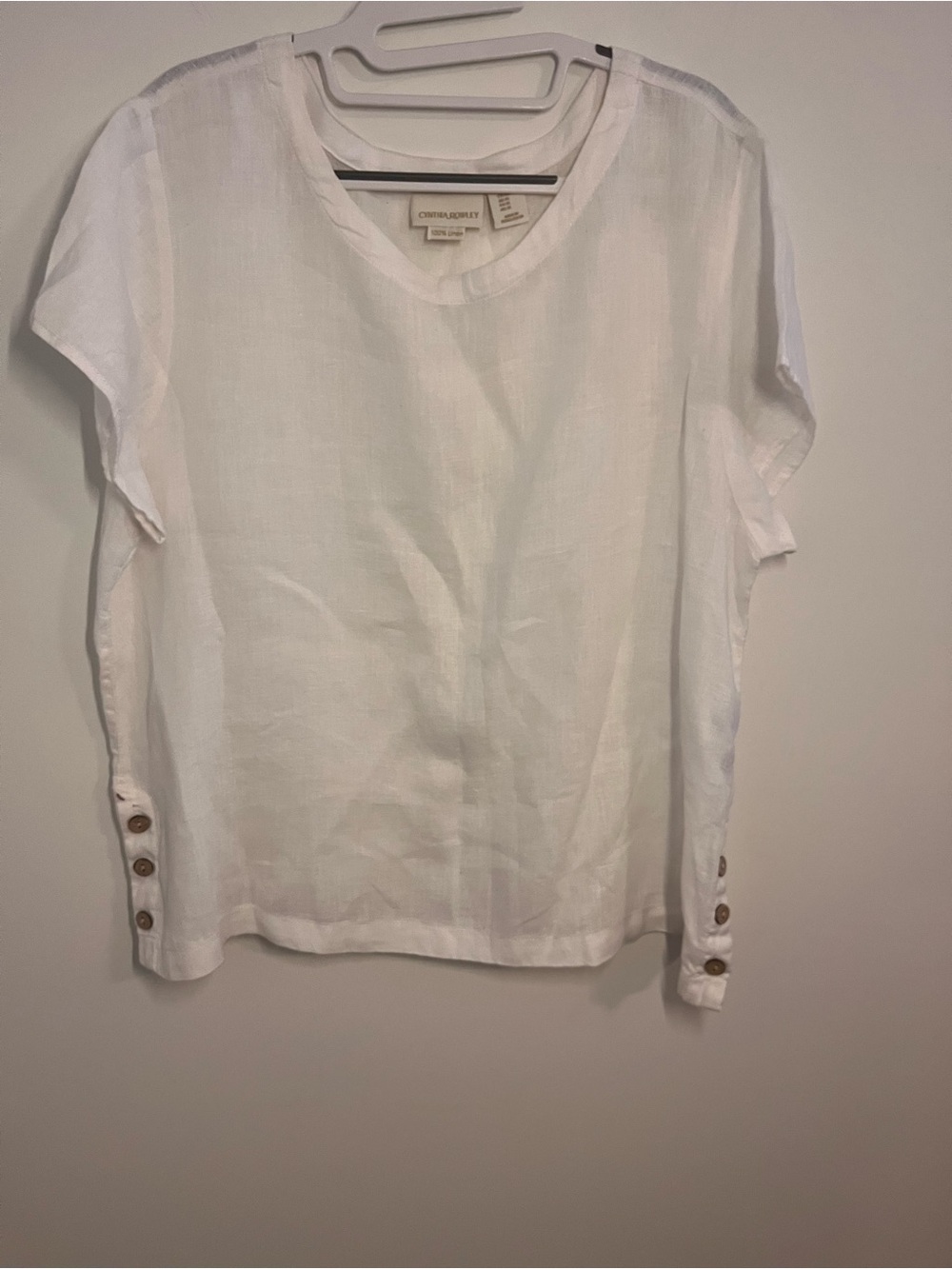Women’s White Linen Short Sleeve Button-Side Top